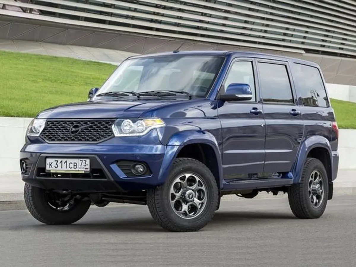 این ۲ خودروی روسی در بازار ایران چقدر فروخته می‌شوند؟