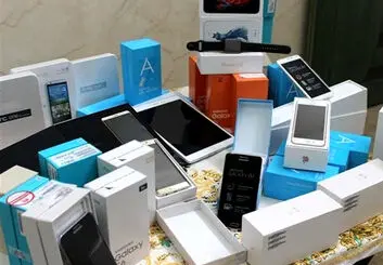 واردات 16 میلیون تلفن همراه در سال 99 | بازار موبایل ایران همچنان در قبضه سامسونگ