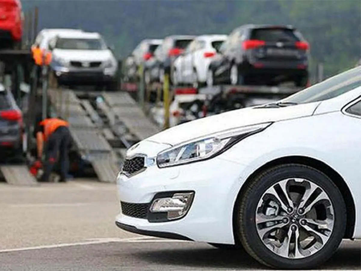 دولت برنامه‌ای برای واردات خودرو ندارد