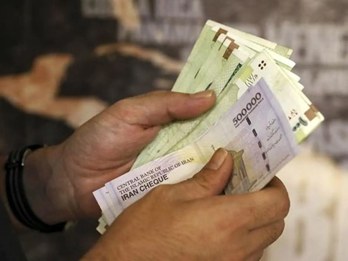 حقوق کارکنان دولت و کارگران در ۱۴۰۱ چند درصد افزایش می‌یابد؟