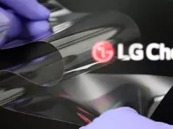 روکش نمایشگر انعطاف پذیر ال جی به سختی شیشه است