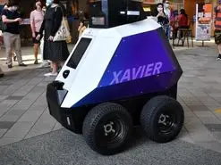 ربات‌ های خاویر به کمک نیروی پلیس سنگاپور می‌روند