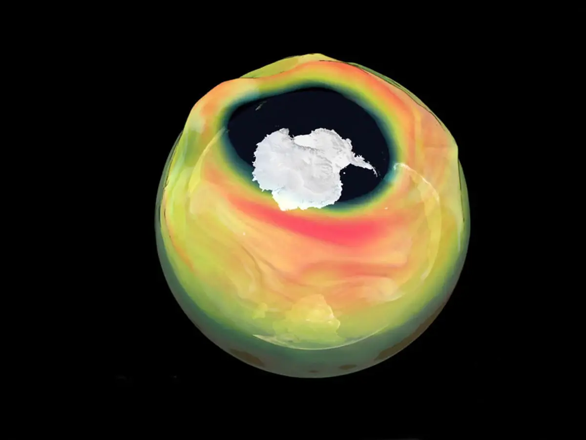 بزرگتر شدن حفره لایه اُزن از قطب جنوب بدون دلیل مشخص!