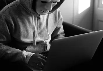 هشدار: «همراه بانک» و «اینترنت بانک» را در گوگل جستجو نکنید!