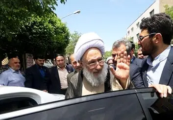 مجتهد شبستری: مگان مونتاژ خودروی داخلی است | پژو پارس سوار می‌شوم