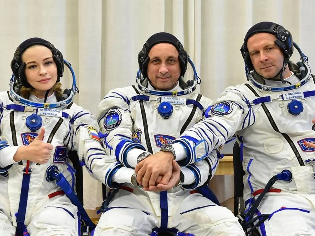 ساخت اولین فیلم سینمایی در فضا | فیلم‌سازان روسی به ایستگاه فضایی رسیدند