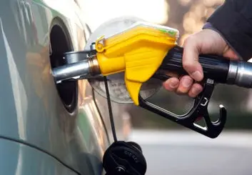 رکورد مصرف بنزین با گذشتن از ۹۰ میلیون لیتر در روز