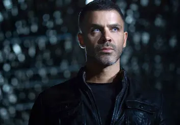 دانلود قسمت اول سریال حرفه ای