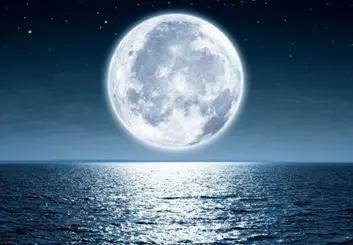 آیا ماه مصنوعی است؟