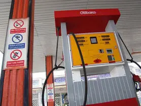 ۴۳ پمپ بنزین در تهران مجددا شروع به کار کردند
