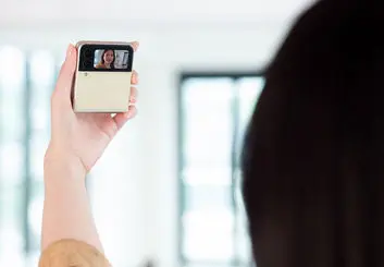 قابلیت‌های صفحه نمایش گلکسی Z Flip 3 5G سامسونگ