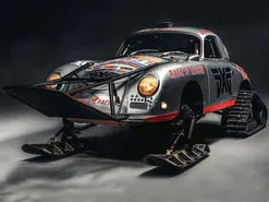 برف‌بازی پورشه در قطب جنوب!