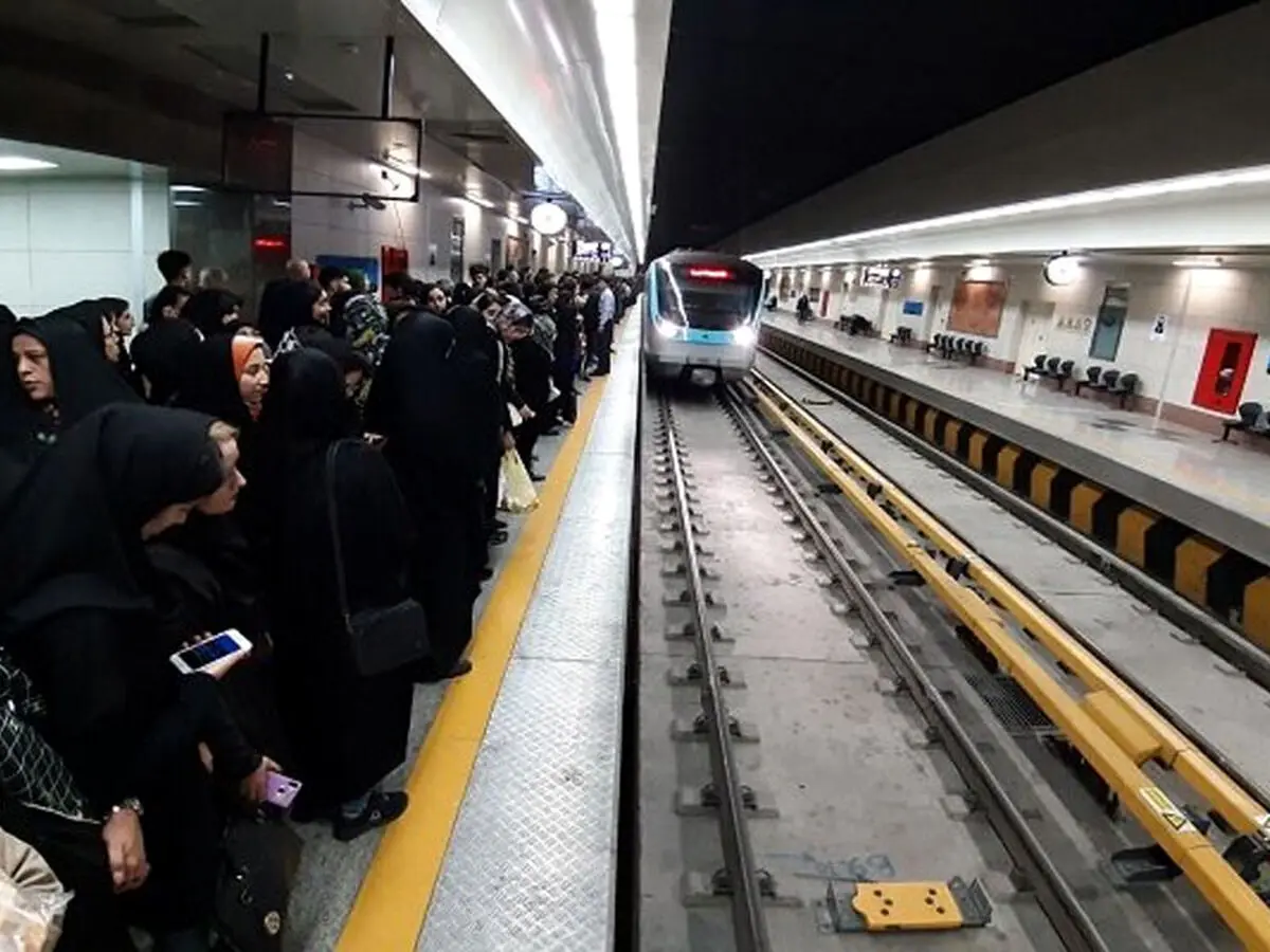 علت اختلال در متروی تهران بارانی، اشکال در مدارهای کامپیوتری بود