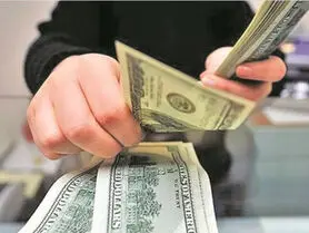 دلار 4200 تومانی نگه داشته می‌شود؟