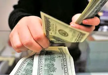 دلار 4200 تومانی نگه داشته می‌شود؟