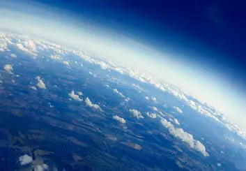 بالا رفتن و دور شدن جو زمین از زمین | هواپیماها باید بالاتر پرواز کنند