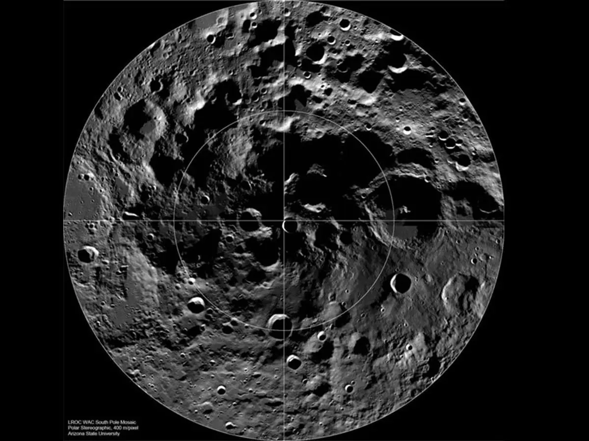 کشف دی اکسیدکربن منجمد در قطب جنوب ماه | امکان ماموریت‌های طولانی در کره ماه