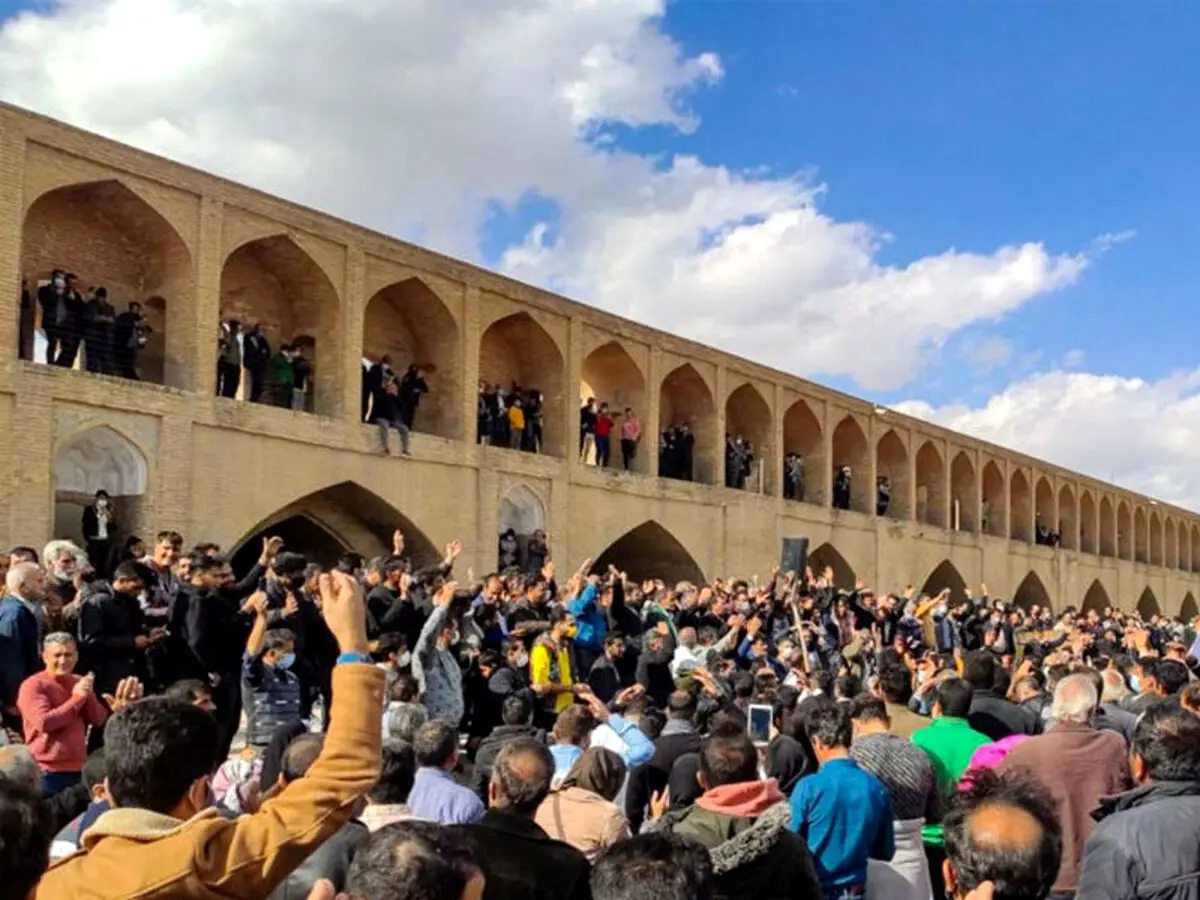 اعتراضات کشاورزان اصفهانی از کجا آب می‌خورد؟ | چرا زاینده رود خشکید؟