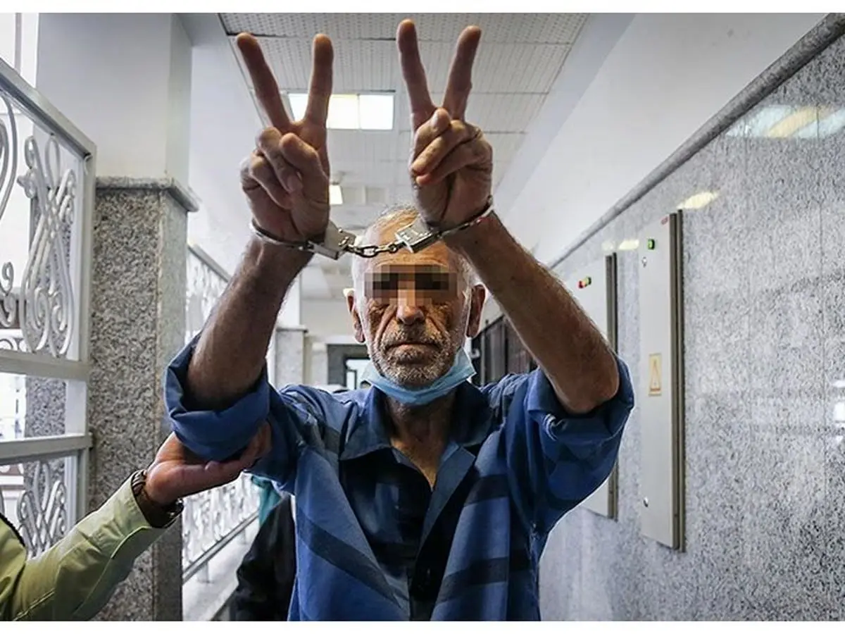 علت فوت اکبر خرمدین قاتل در زندان چه بود؟