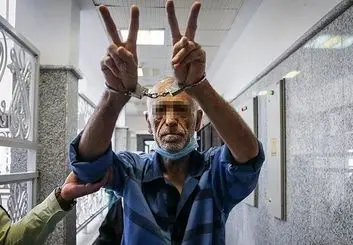 علت فوت اکبر خرمدین قاتل در زندان چه بود؟