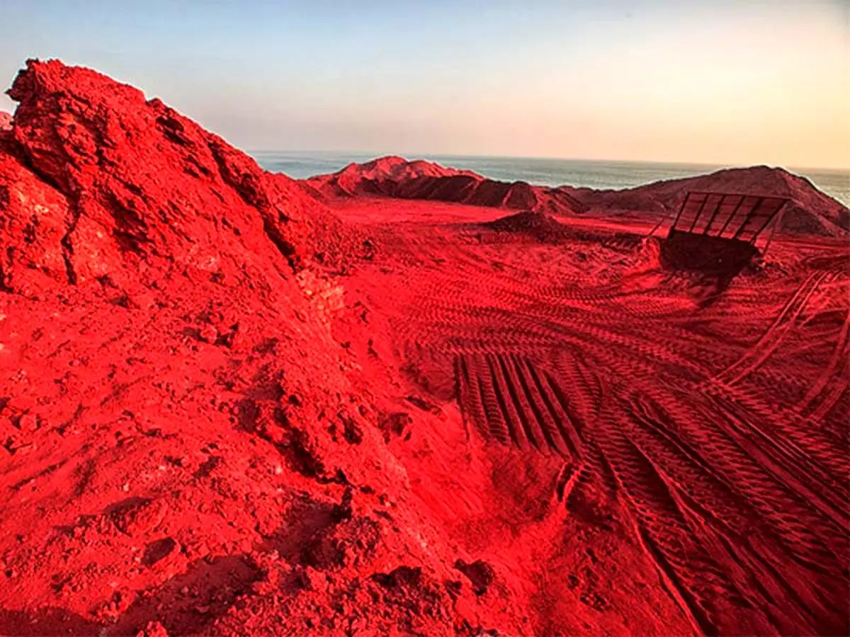 تکذیب قاچاق خاک از جزیره هرمز