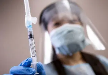 بهترین زمان تزریق دز سوم واکسن کرونا | سالمندان حتماً دز یادآور بزنند