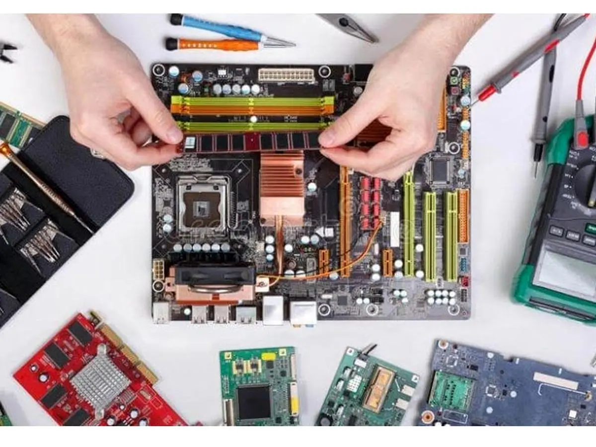 مادربردها از چه اجزایی تشکیل شده اند؟