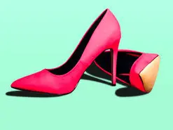 چگونه با کفش پاشنه بلند راحت راه برویم؟ |‌ ۹ ترفند راه رفتن با کفش پاشنه بلند