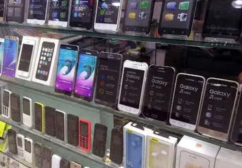 بازار تلفن همراه کشور، بی تأثیر از نوسانات ارزی اخیر