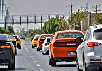 ورود خودروهای لوکس به بورس | برای سایر خودروها برنامه‌ای نداریم