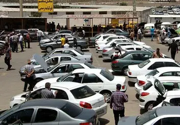 تأثیر نوسانات ارزی بر بازار خودرو | هم فروشنده و هم خریدار بلاتکلیفند