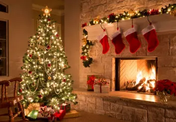 فلسفه نصب فرشته یا ستاره روی درخت کریسمس چیست؟