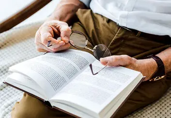 سن شروع پیرچشمی در چند سالگی است؟