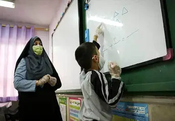 حقوق جدید معلمان امسال اعمال نمی‌شود؟ | وعده اعمال رتبه بندی از شهریور ۱۴۰۰ چه شد؟