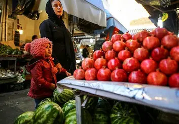 کام تلخ گرانی‌ها بر سر سفره یلدای امسال