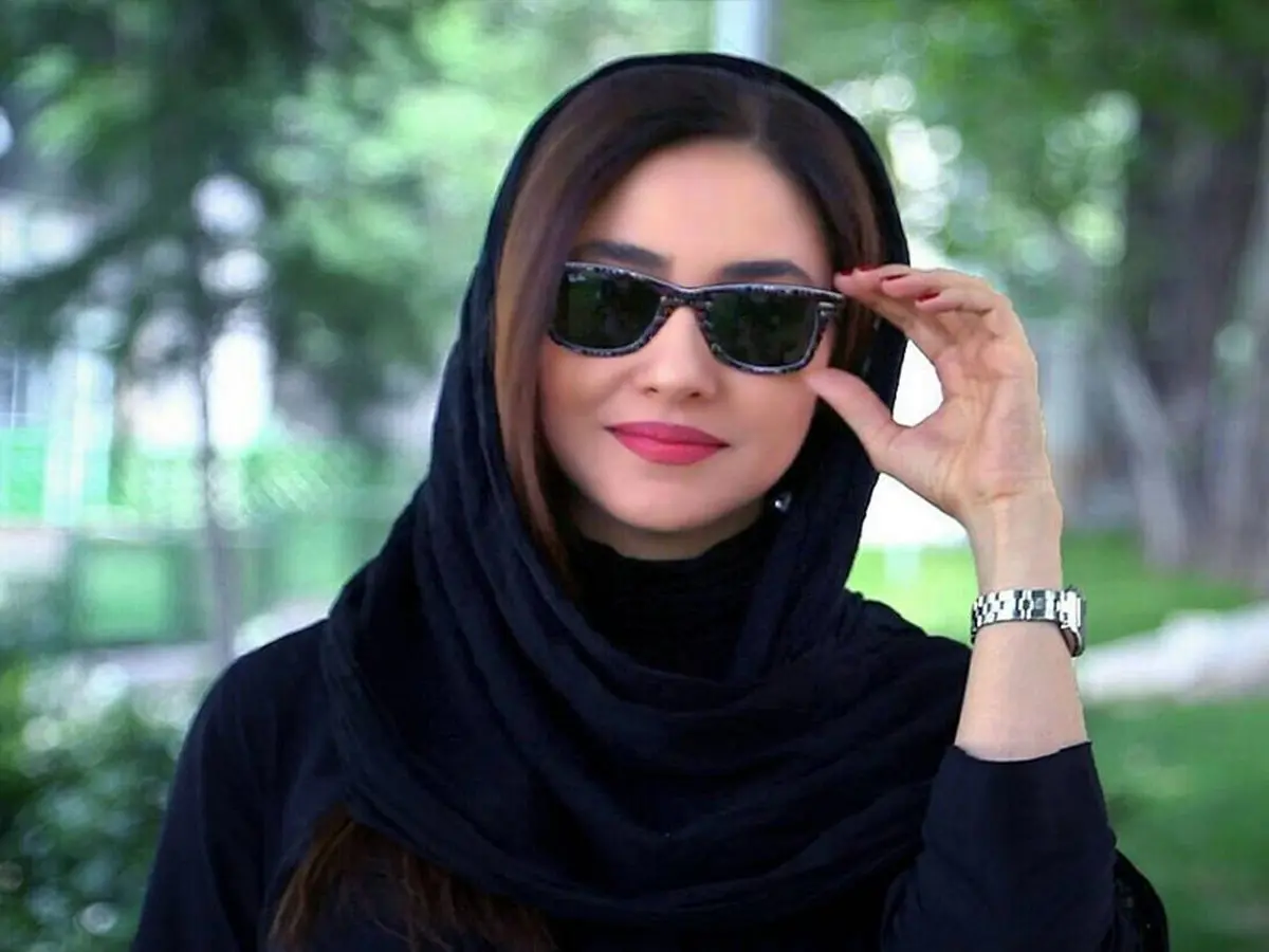 بهترین عینک ها برای صورت های گرد | انتخاب فریم مناسب برای چهره های گرد