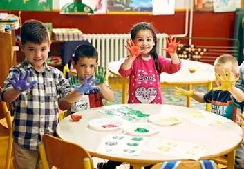 راهنمای انتخاب مهد کودک خوب و استاندارد با ۸ نکته مهم