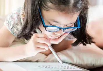 مراقب نزدیک بینی چشمان کودکان در ایام کرونا باشید