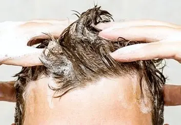 با 6 اشتباه رایج در شست و شوی موها آشنا شوید