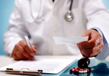نرخ ویزیت پزشکان در سال ۱۴۰۱ اعلام شد | افزایش 60 درصدی به دلیل تورم