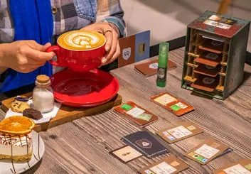 ممنوعیت بازی به صورت مختلط در کافه بازی های مشهد