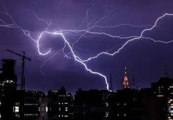 رعد و برق 768 کیلومتری رکورد طولانی ترین صاعقه در جهان را شکست