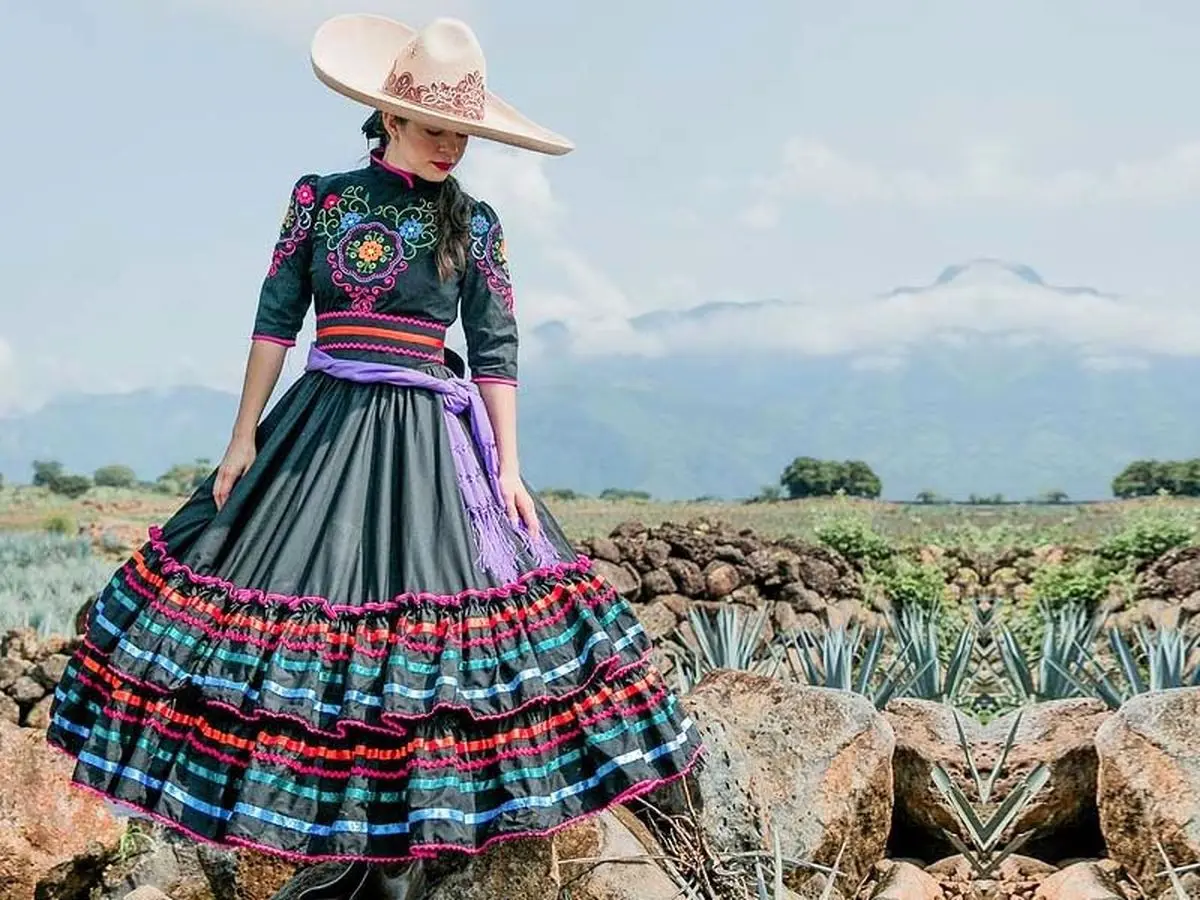 با زیباترین لباس های سنتی در جهان آشنا شوید