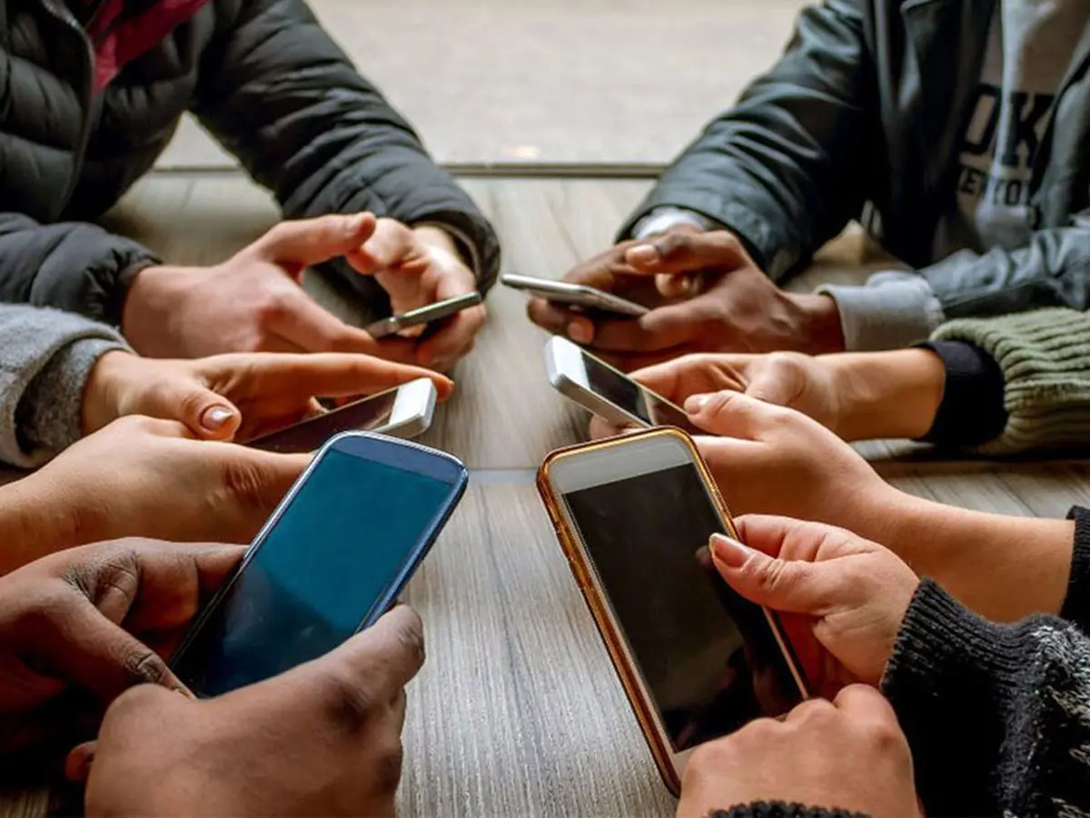 ایران رتبه ششم اعتیاد به موبایل در جهان شد