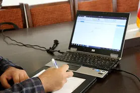 انتقاد مقام وزارت علوم از کندی اینترنت و فشار روانی به دانشجویان