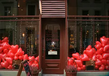 روز عشق ولنتاین چطور دنیا را گرفت؟