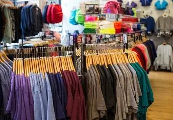 پوشاک دیگر اولویت خرید نوروز نیست | افزایش ۴۰ درصدی قیمت پوشاک