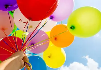 عرضه بادکنک های هلیومی و برف های شادی خطرناک در بازار