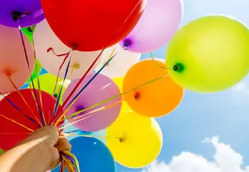 عرضه بادکنک های هلیومی و برف های شادی خطرناک در بازار