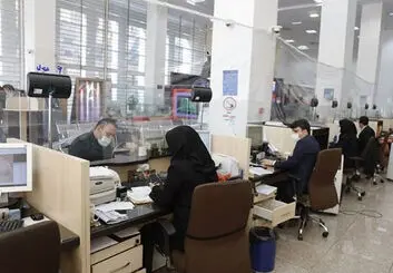 تخلف بعضی بانک‌ها در وام بدون ضامن ادامه دارد